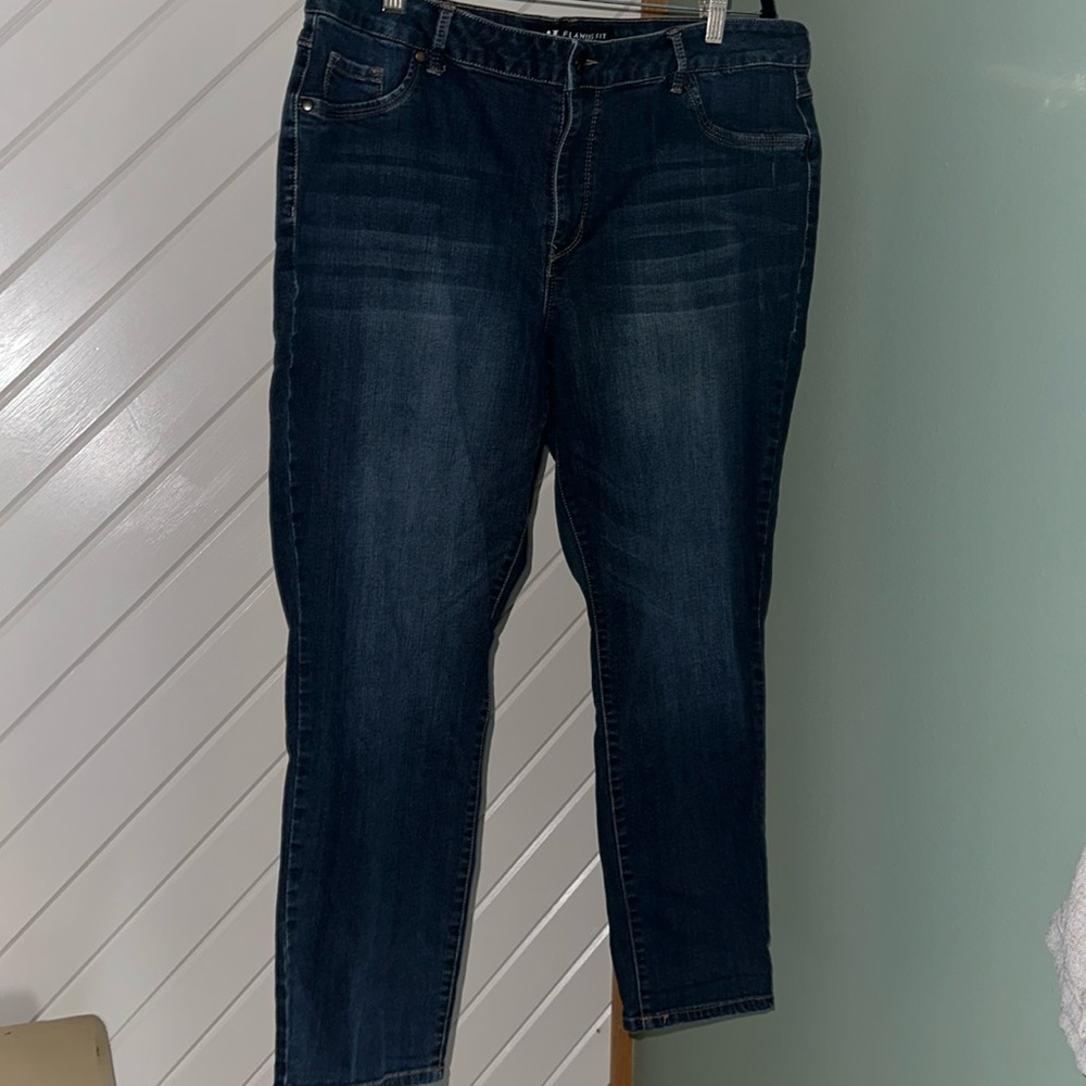Like new woman’s jeans! Flawless fit skinny! Size 20W